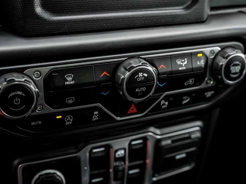 Used 2020 Jeep Wrangler Unlimited Sport S image 25