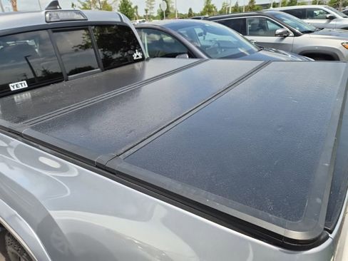 Used 2017 Toyota Tacoma SR5 w/ Tow Package image 13