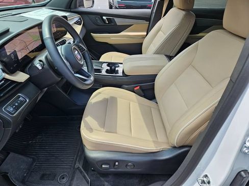 Used 2026 Buick Enclave Preferred w/ Power Package FWD image 7