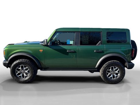Certified 2025 Ford Bronco Badlands image 2