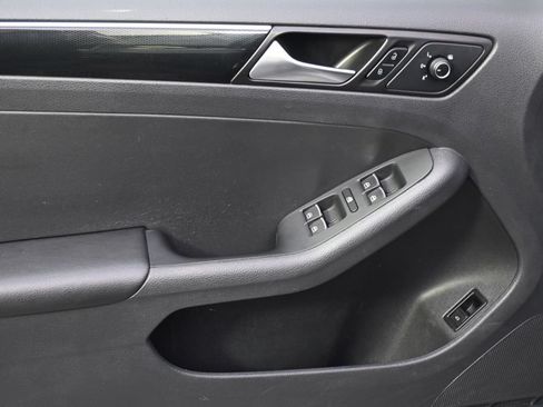 Used 2017 Volkswagen Jetta SEL FWD image 22