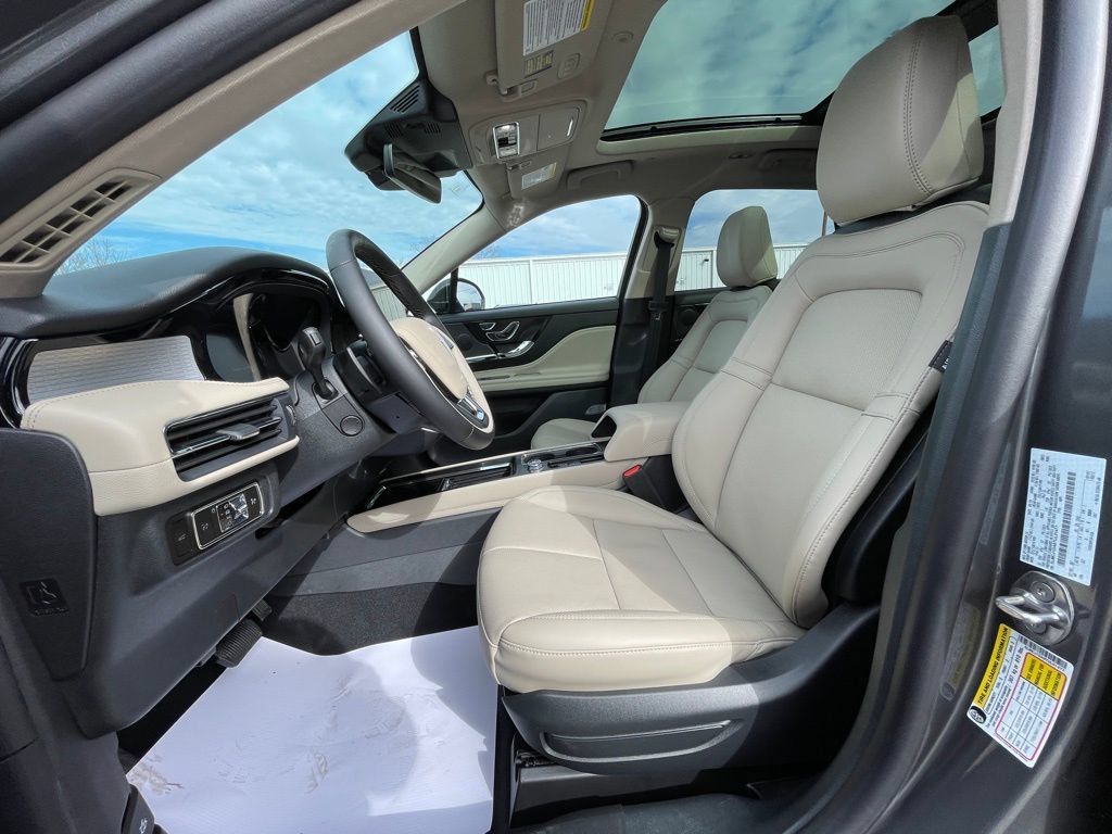 New 2026 Lincoln Corsair Premiere AWD/4WD image 17