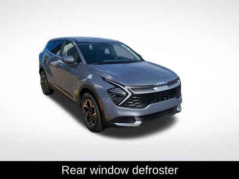 Used 2025 Kia Sportage LX image 3