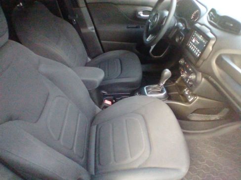 Used 2020 Jeep Renegade Latitude image 11