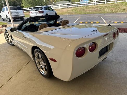 Used 2002 Chevrolet Corvette Convertible w/ Preferred Equipment Group1 image 23