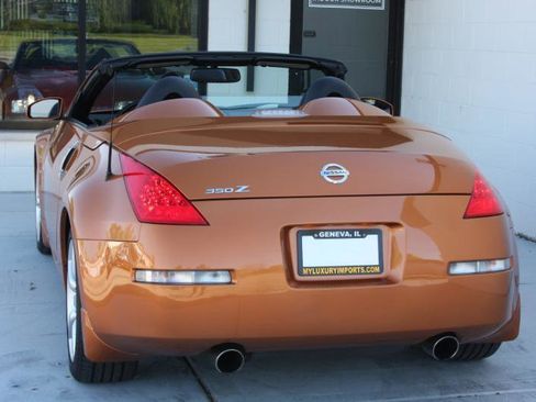 Used 2006 Nissan 350Z Touring RWD image 16