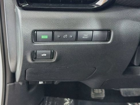 Used 2024 Nissan Sentra SV w/ All-Weather Package FWD image 10