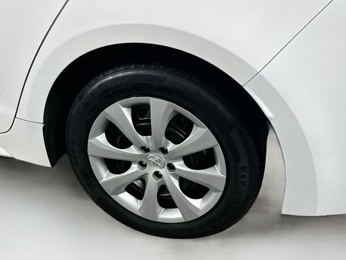 Used 2025 Toyota Corolla LE image 11