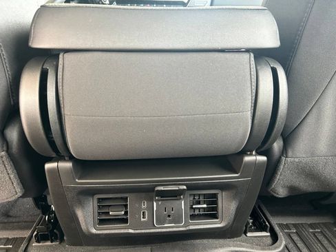 Used 2026 GMC Sierra 1500 SLE AWD/4WD image 12