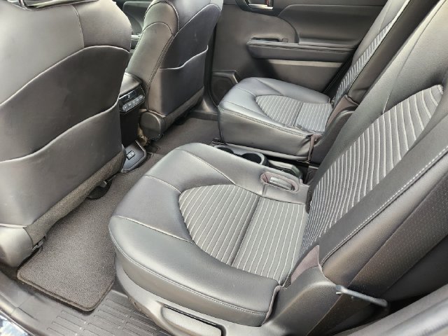 Used 2023 Toyota Highlander XSE FWD image 20