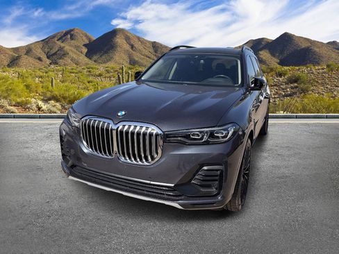 Used 2021 BMW X7 xDrive40i w/ Parking Assistance Package AWD/4WD image 2