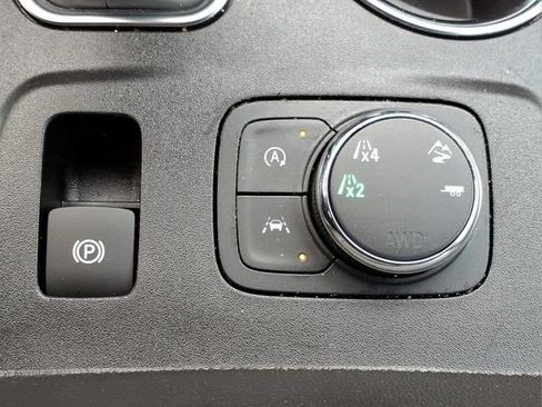 Used 2023 Chevrolet Traverse LT w/ LPO, Floor Liner Package AWD/4WD image 22