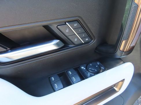 Used 2025 GMC Hummer EV 2X AWD/4WD image 13
