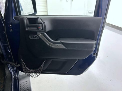 Used 2013 Jeep Wrangler Unlimited Sport image 16