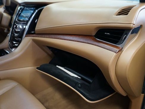 Used 2017 Cadillac Escalade Platinum image 53