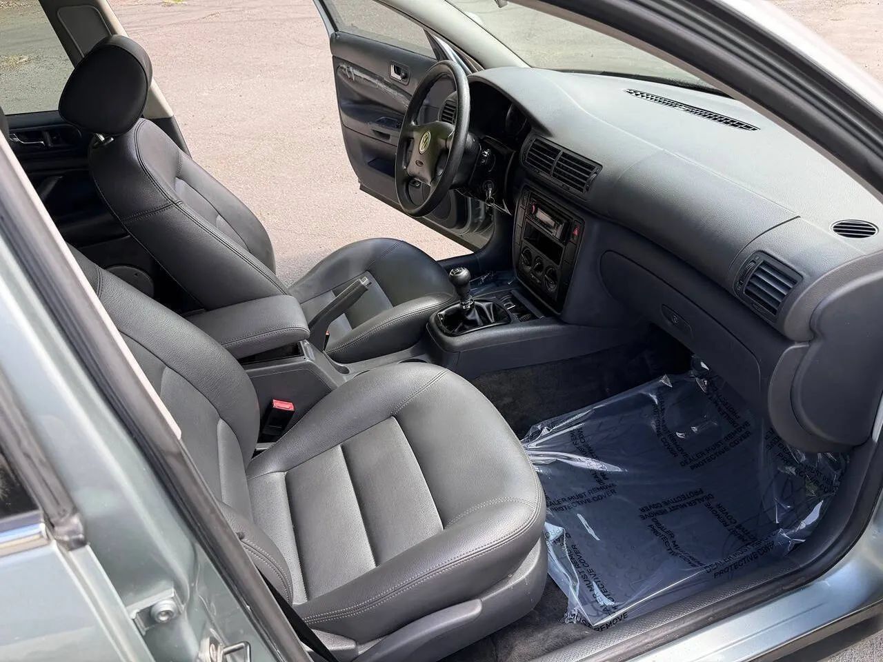 Used 2005 Volkswagen Passat GL FWD image 29