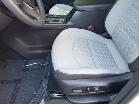 Used 2023 Chevrolet Equinox LS w/ LS Convenience Package FWD image 24