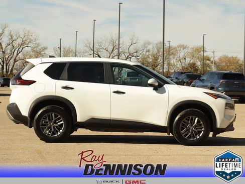 Used 2022 Nissan Rogue S image 8