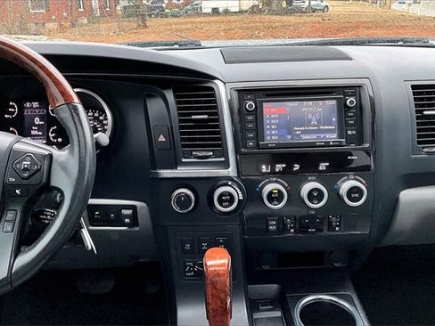 Used 2019 Toyota Sequoia Platinum image 16