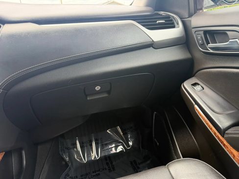 Used 2020 Chevrolet Tahoe Premier AWD/4WD image 31