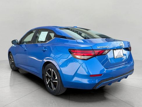 Used 2025 Nissan Sentra SV FWD image 9
