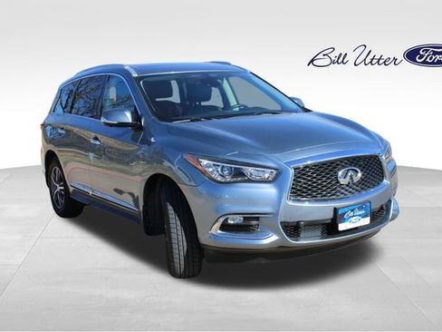 Used 2019 INFINITI QX60 Luxe w/ Essential Package image 3