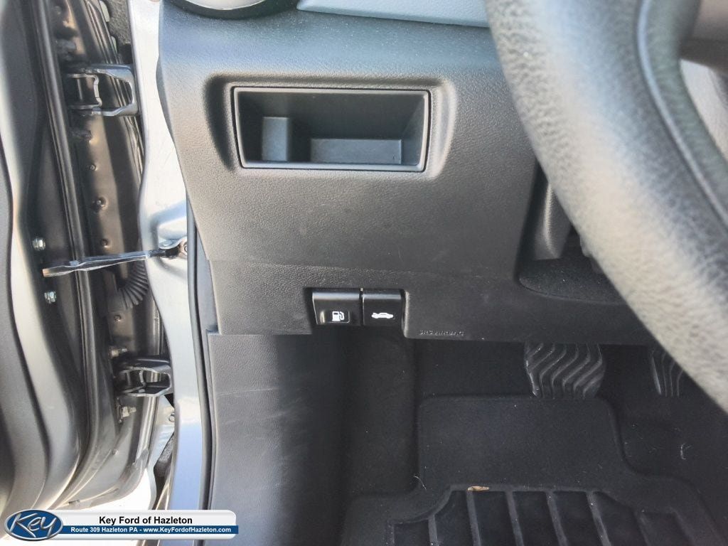 Used 2025 Nissan Versa SV FWD image 22