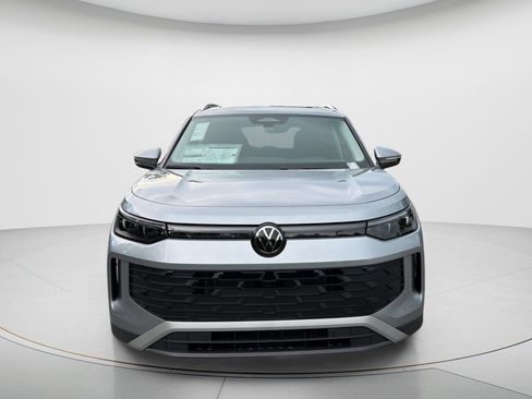 New 2026 Volkswagen Tiguan SE FWD image 2