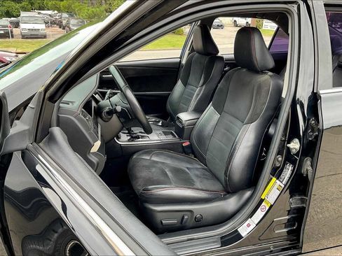 Used 2017 Toyota Camry XSE image 7