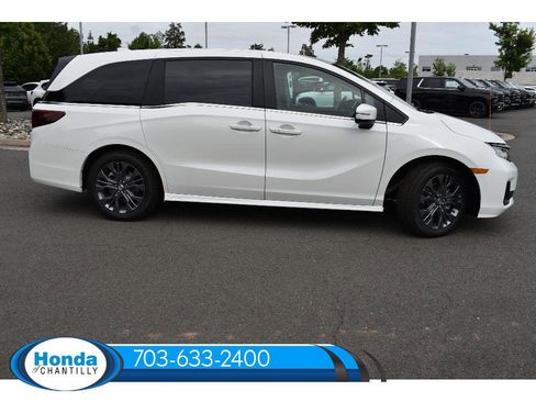 New 2026 Honda Odyssey Touring image 8