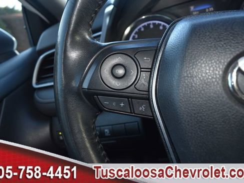 Used 2019 Toyota Camry SE image 25