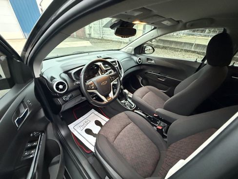 Used 2020 Chevrolet Sonic LT w/ Convenience Package FWD image 11