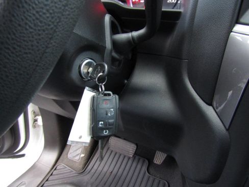 Used 2021 Chevrolet Silverado 1500 Custom image 17