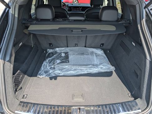 Certified 2025 Porsche Cayenne image 30