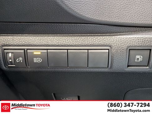 Used 2024 Toyota Corolla LE image 18