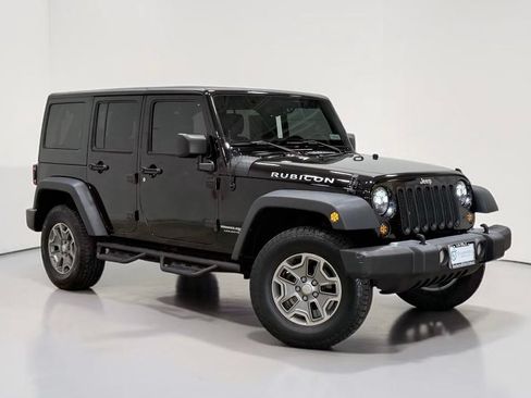 Used 2018 Jeep Wrangler Unlimited Rubicon w/ Connectivity Group AWD/4WD image 4