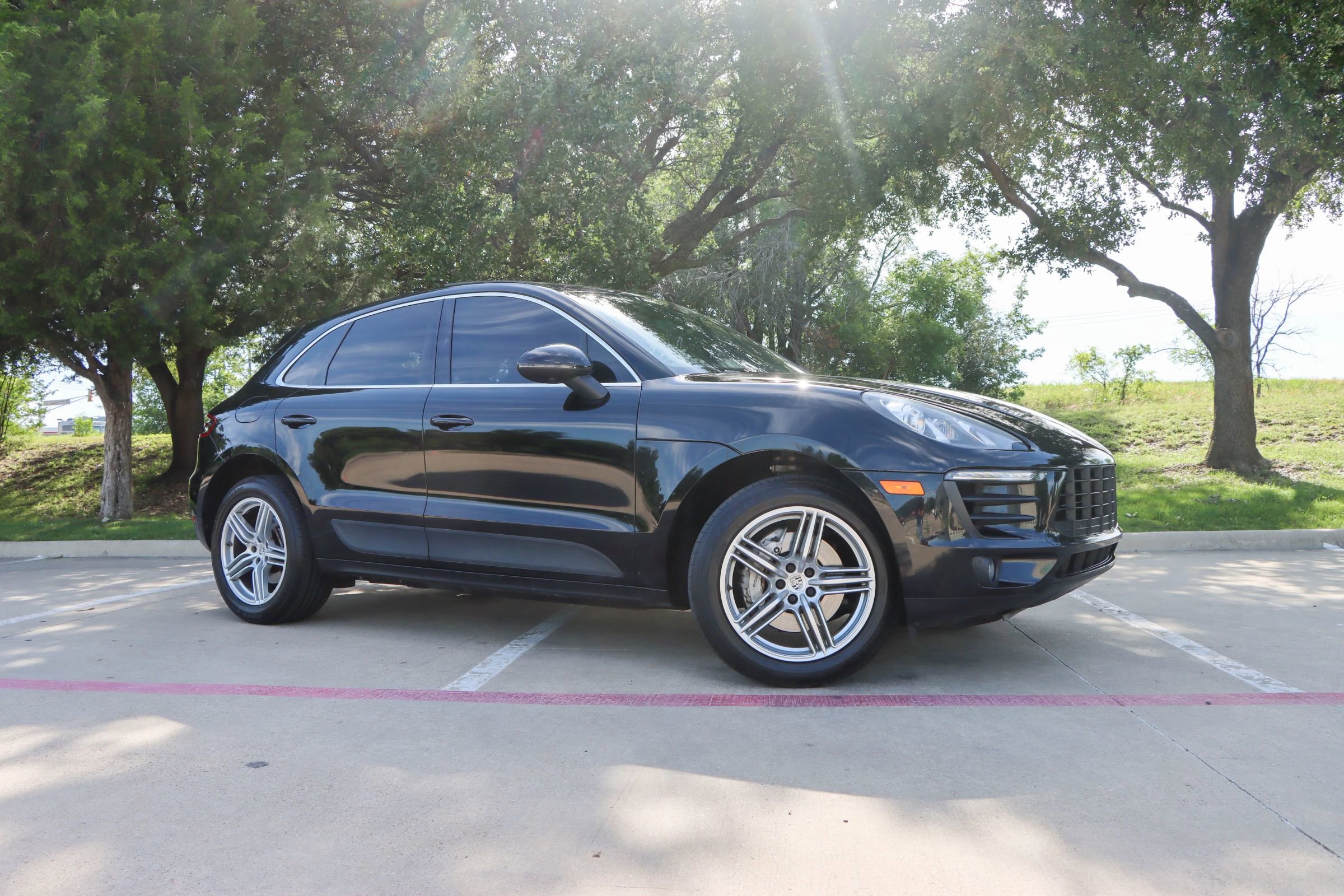 Used 2017 Porsche Macan S AWD/4WD image 1