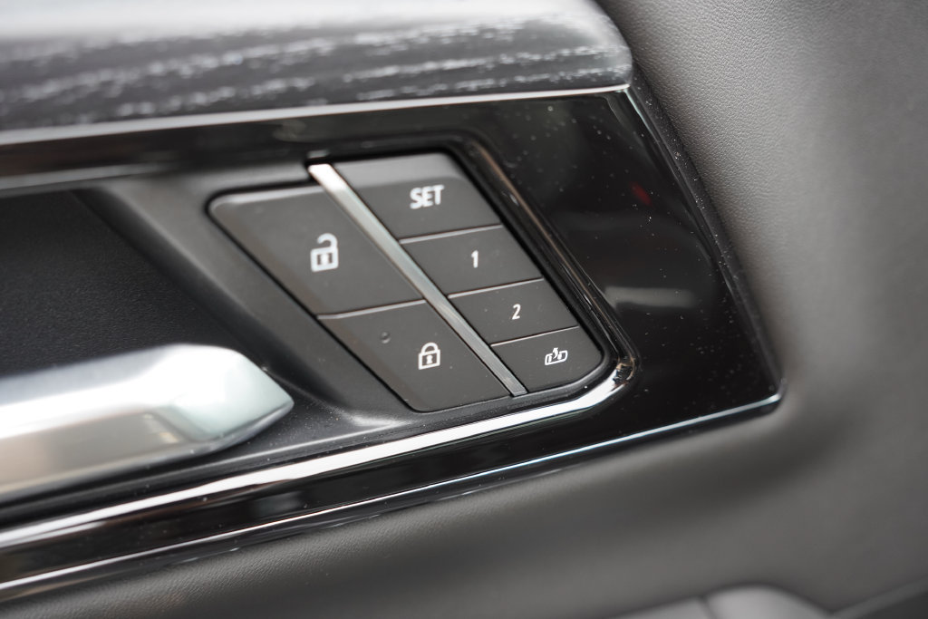 Used 2026 GMC Yukon AT4 Ultimate AWD/4WD image 29