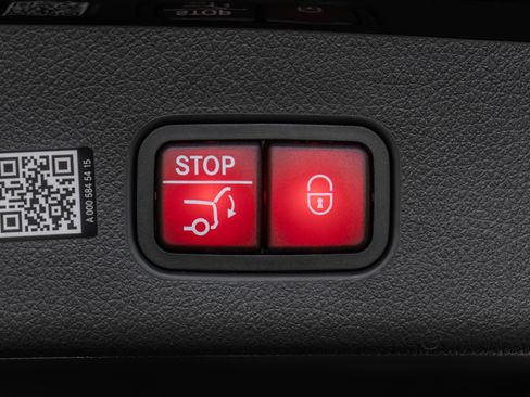 Used 2026 Mercedes-Benz GLC 300 4MATIC image 35