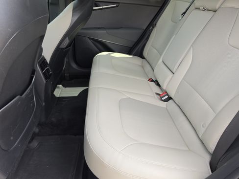 Used 2023 Kia Niro EX Touring FWD image 11