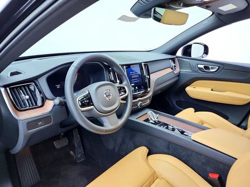 Certified 2023 Volvo XC60 B5 Ultimate w/ Climate Package AWD/4WD image 16