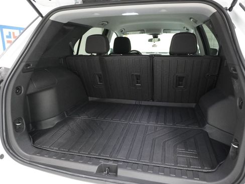 Used 2023 Chevrolet Equinox LS w/ LS Convenience Package image 7