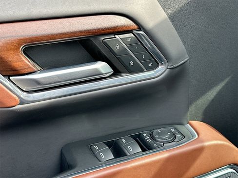 Used 2024 GMC Sierra 3500 Denali Ultimate image 30