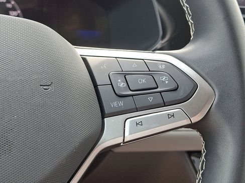 Used 2024 Volkswagen Taos SE image 20