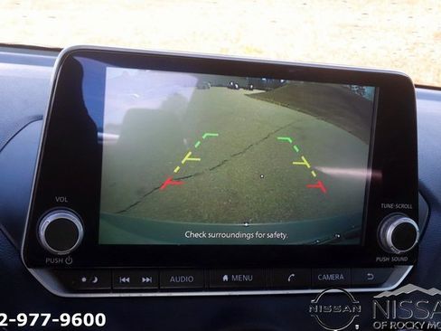 Used 2024 Nissan Sentra SV image 24