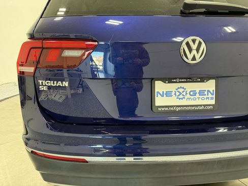 Used 2021 Volkswagen Tiguan SE FWD image 60