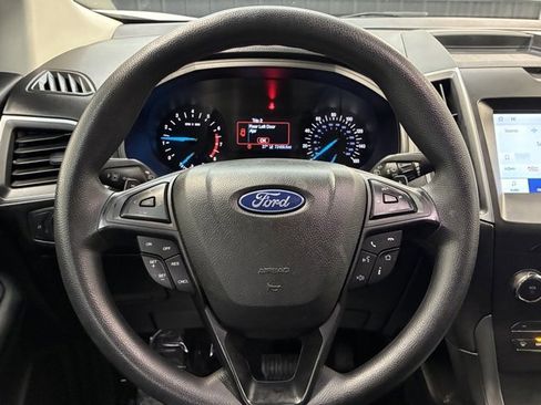 Used 2020 Ford Edge SE image 11
