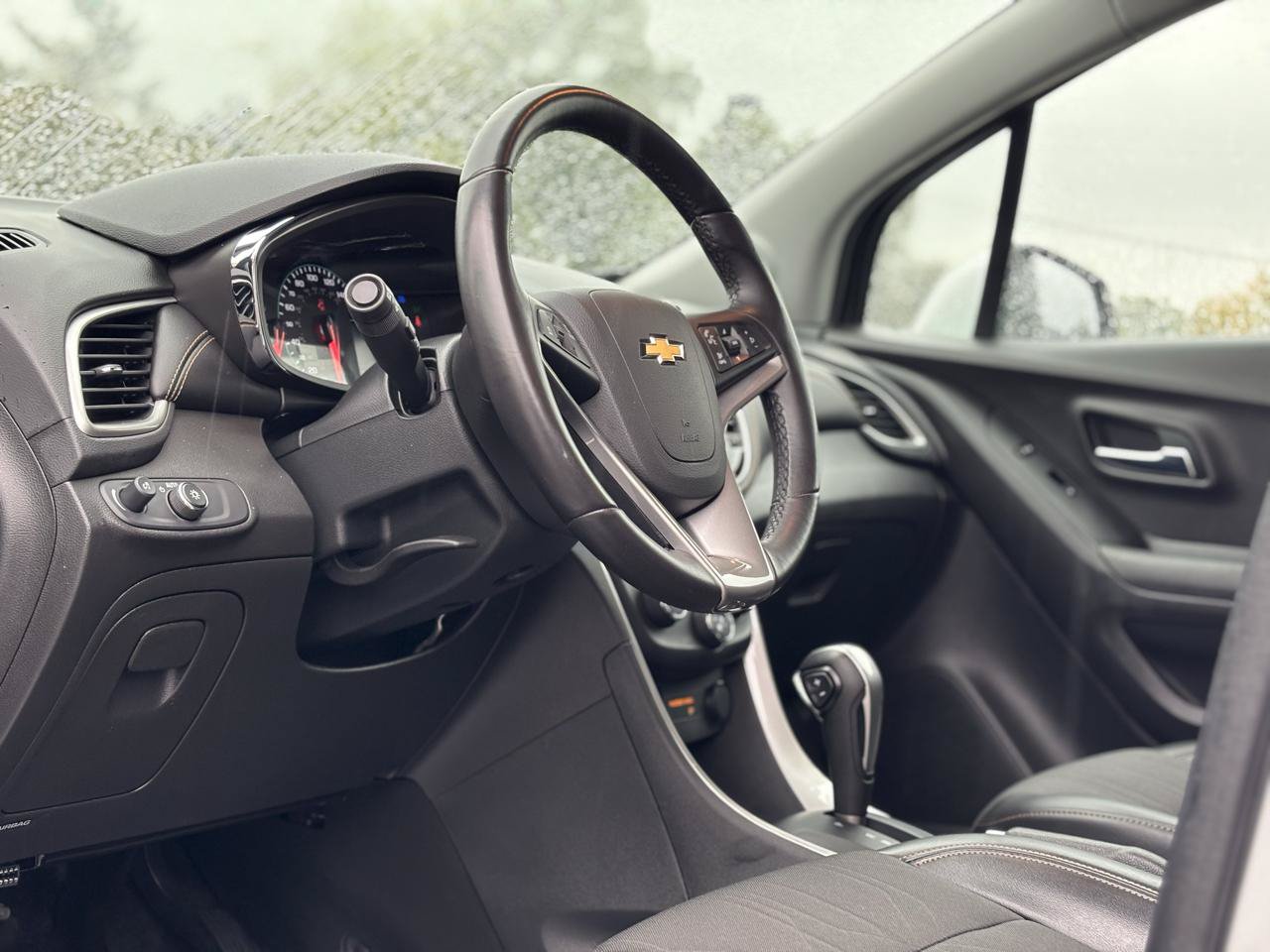 Used 2019 Chevrolet Trax LT w/ LT Convenience Package FWD image 17