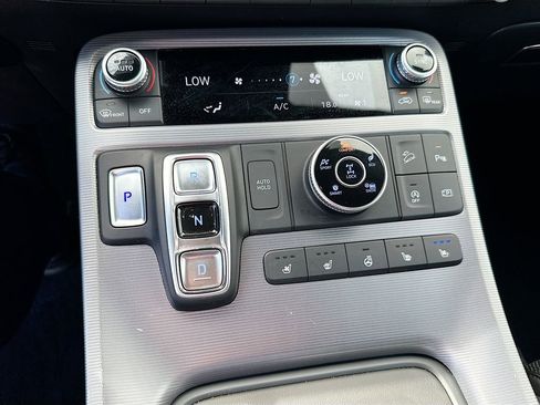 Used 2023 Hyundai Palisade Calligraphy w/ Cargo Package image 17