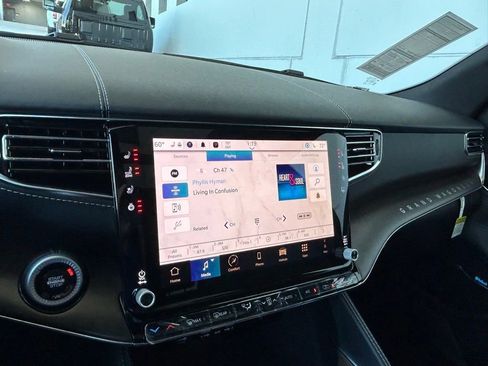 Used 2024 Jeep Grand Wagoneer Series I AWD/4WD image 18